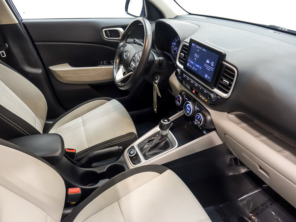 Used 2022 Hyundai Venue SEL w/ Cargo Package FWD image 25