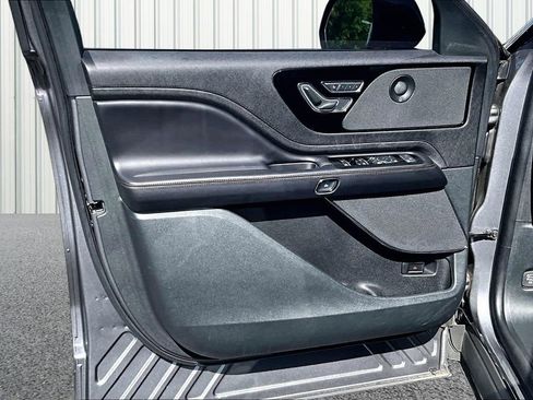 Used 2024 Lincoln Aviator Reserve RWD image 17