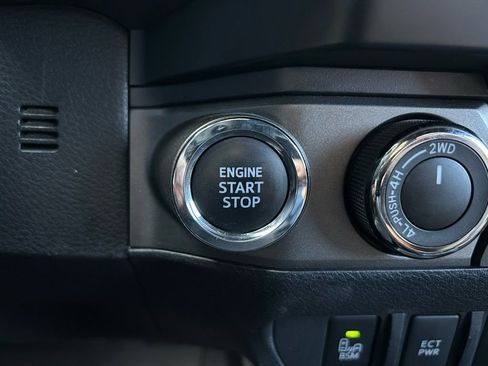 Used 2022 Toyota Tacoma TRD Off-Road w/ Technology Package image 28