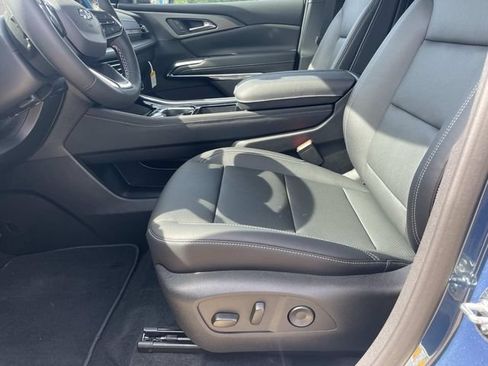 New 2026 Chevrolet Traverse LT w/ Midnight/Sport Edition FWD image 16