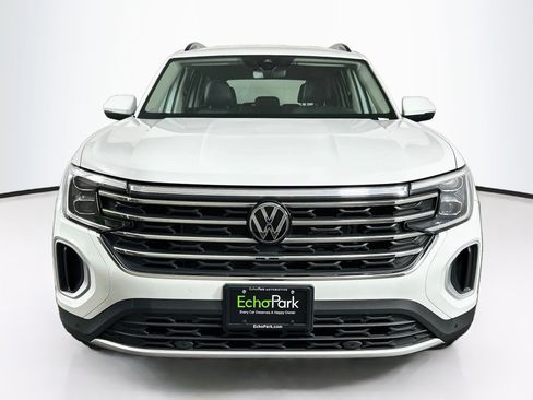 Used 2025 Volkswagen Atlas SE AWD/4WD image 2