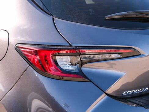 Certified 2025 Toyota Corolla SE w/ SE Package FWD image 7