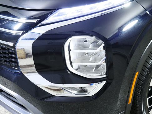 Used 2025 Mitsubishi Outlander SE AWD/4WD image 16