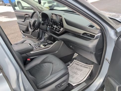 Used 2020 Toyota Highlander Limited image 37