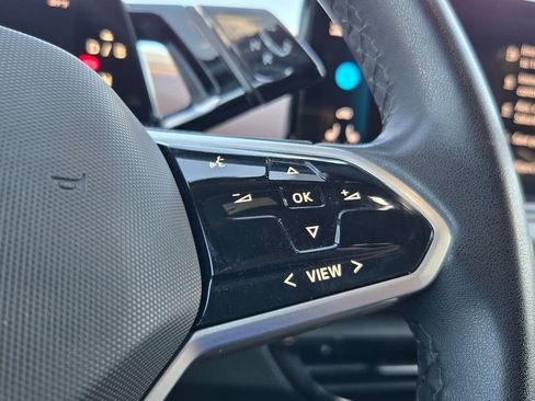 Used 2023 Volkswagen ID.4 Pro image 19