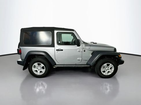 Used 2018 Jeep Wrangler Sport AWD/4WD image 8