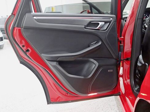 Used 2018 Porsche Macan GTS image 35