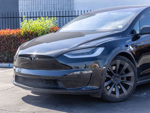Used 2022 Tesla Model X image 19