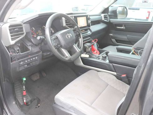 Used 2022 Toyota Tundra SR5 w/ SR5 Convenience Package image 10