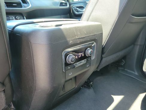 Used 2022 Chevrolet Suburban RST w/ Luxury Package AWD/4WD image 12