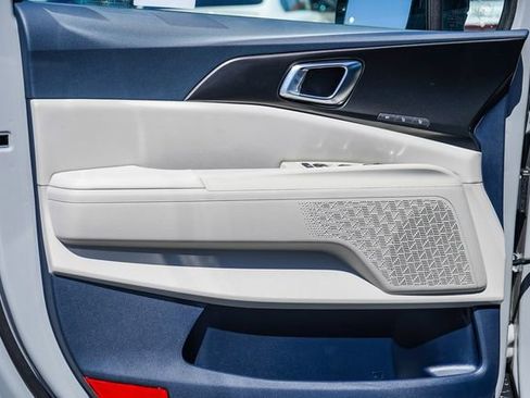 New 2026 Kia Carnival SX FWD image 23