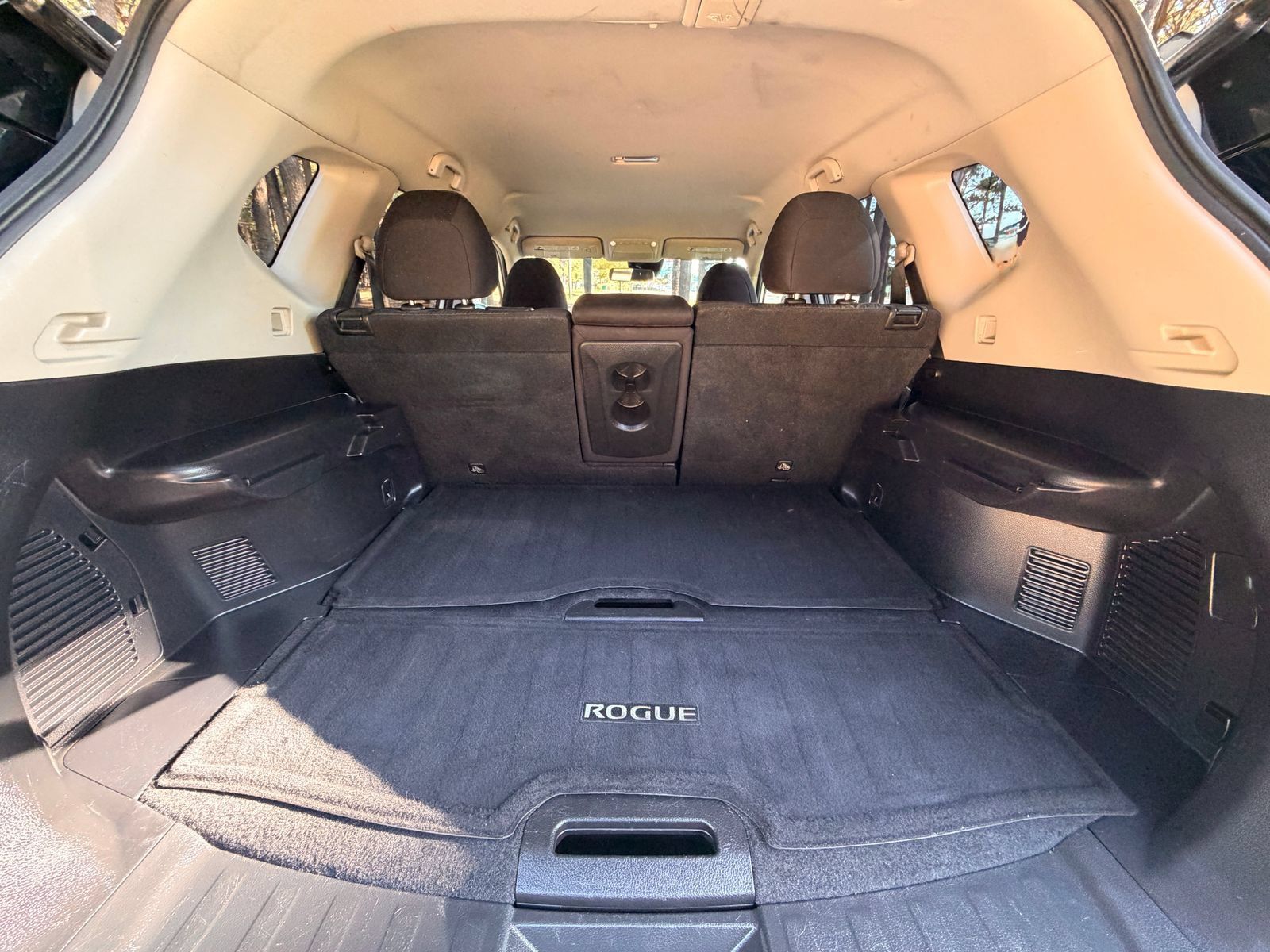 Used 2020 Nissan Rogue SV FWD image 15