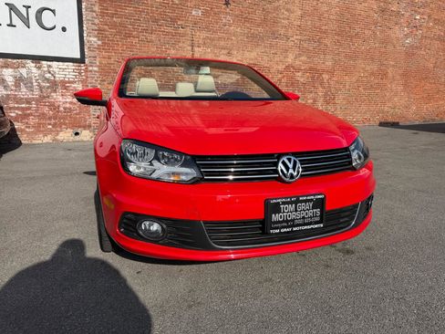 Used 2016 Volkswagen Eos Komfort image 2