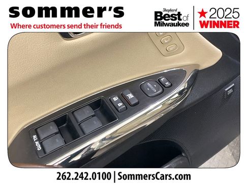 Used 2018 Toyota Avalon Limited image 13