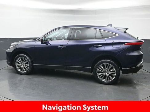 Used 2024 Toyota Venza XLE AWD/4WD image 4