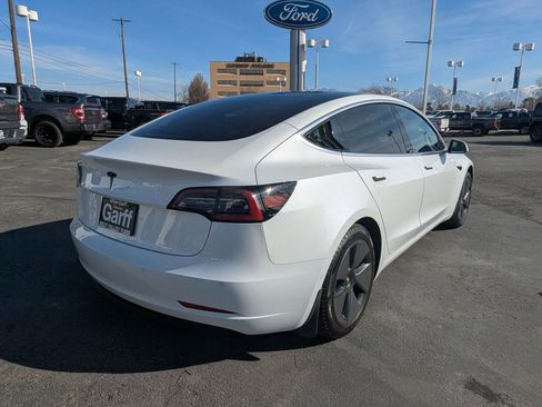 Used 2019 Tesla Model 3 Standard Range Plus image 3