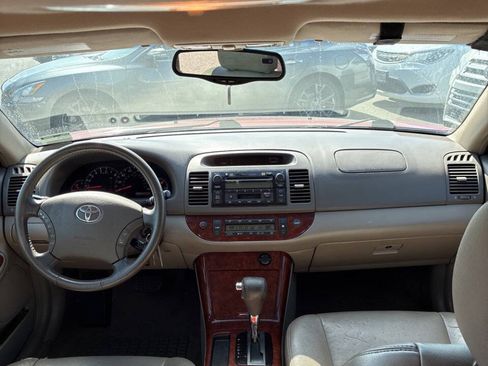 Used 2005 Toyota Camry XLE FWD image 15