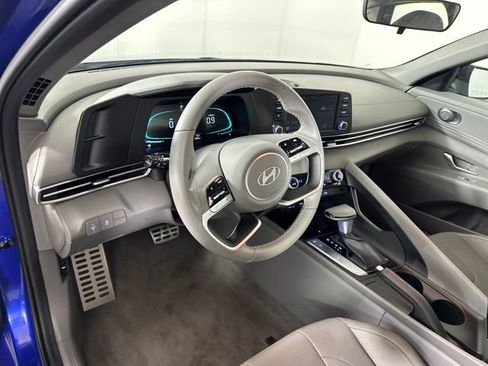 Certified 2025 Hyundai Elantra Sport image 42