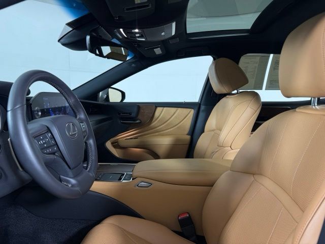 Used 2022 Lexus LS 500 w/ Accessory Package (Z2) RWD image 20