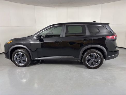 Used 2024 Nissan Rogue SV FWD image 5