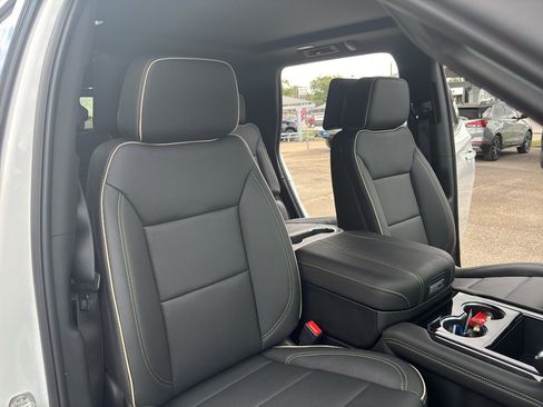 Used 2026 GMC Yukon Elevation w/ Elevation Premium Package AWD/4WD image 21