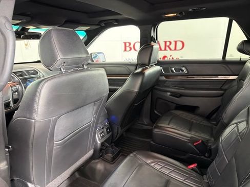Used 2017 Ford Explorer Platinum AWD/4WD image 14