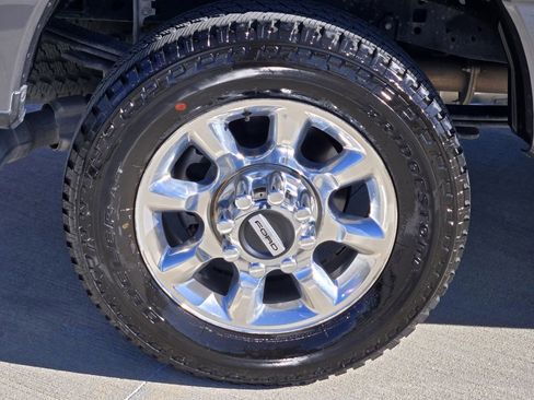 Used 2024 Ford F250 Platinum w/ FX4 Off-Road Package image 10