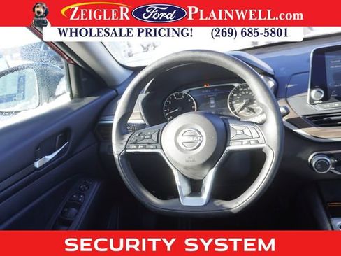Used 2024 Nissan Altima 2.5 SV image 9