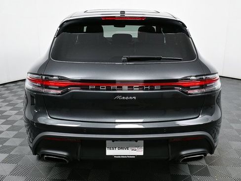 Certified 2025 Porsche Macan AWD image 29