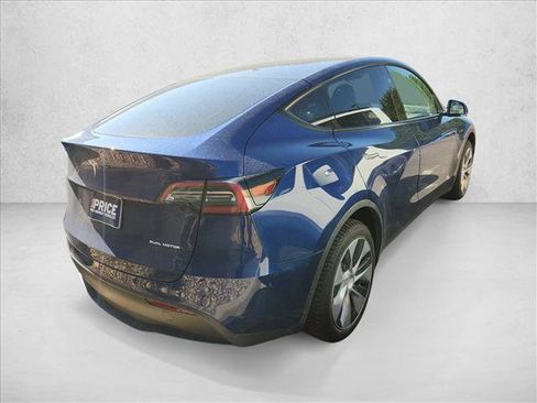 Used 2023 Tesla Model Y Long Range AWD/4WD image 4
