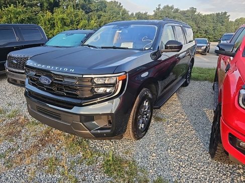 Used 2025 Ford Expedition Max Active AWD/4WD image 4
