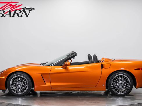 Used 2007 Chevrolet Corvette Convertible w/ Preferred Equipment Group image 2