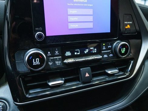 Used 2023 Toyota Highlander LE FWD image 22