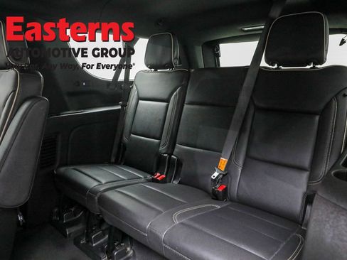 Used 2023 Chevrolet Suburban Premier image 27