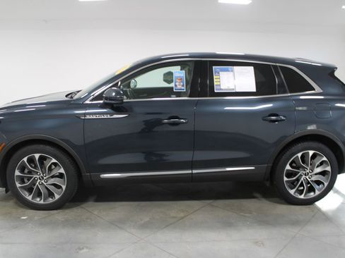 Used 2023 Lincoln Nautilus Reserve image 6