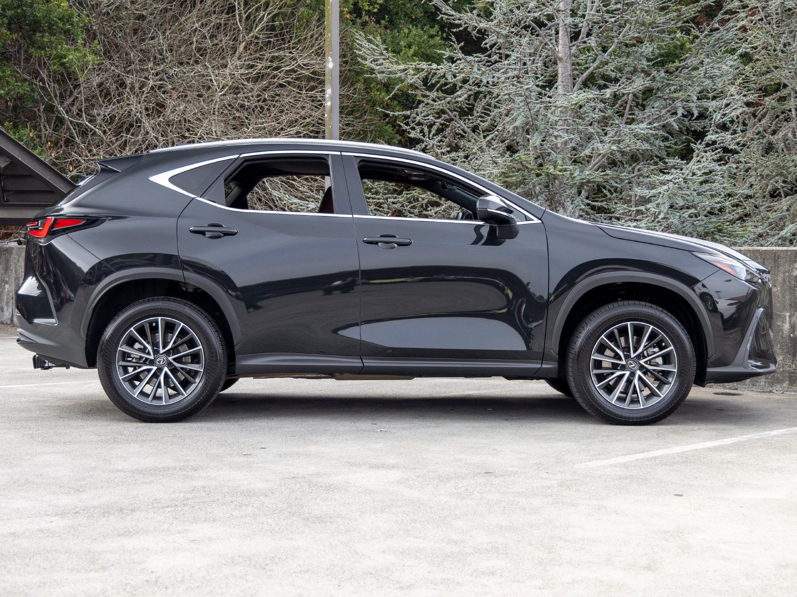 Used 2022 Lexus NX 350h AWD image 12
