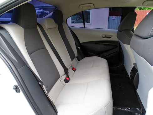Used 2022 Toyota Corolla LE w/ Carpet Mat Package (TMS) FWD image 32
