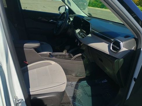 Used 2025 Chevrolet TrailBlazer LT AWD/4WD image 14