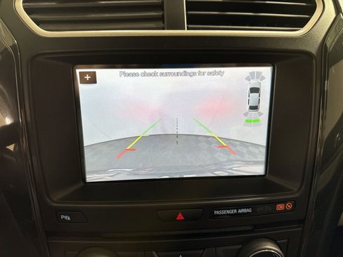 Used 2018 Ford Explorer XLT w/ Equipment Group 202A FWD image 32