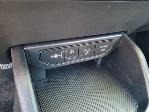 Used 2025 Kia K4 FWD image 13