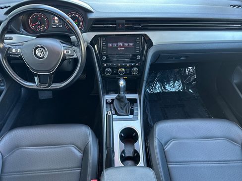 Used 2020 Volkswagen Passat 2.0T SE image 25