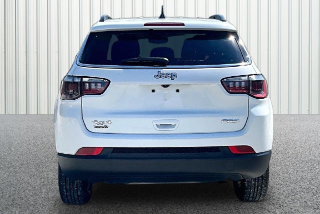 Used 2024 Jeep Compass Latitude AWD/4WD image 4