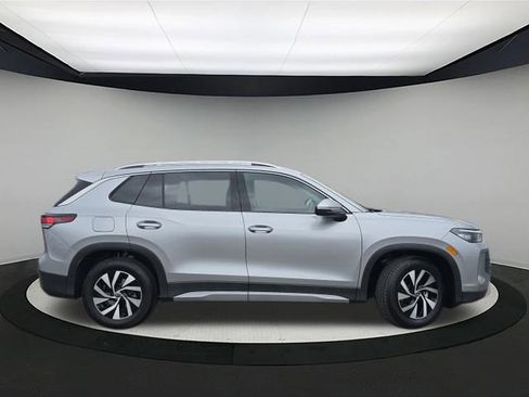 New 2025 Volkswagen Tiguan S image 8