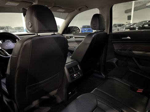 Used 2021 Volkswagen Atlas SE image 32