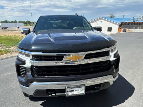 Used 2023 Chevrolet Silverado 1500 LT AWD/4WD image 3