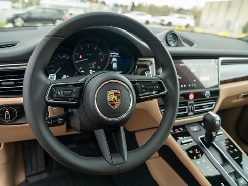 New 2026 Porsche Macan image 15