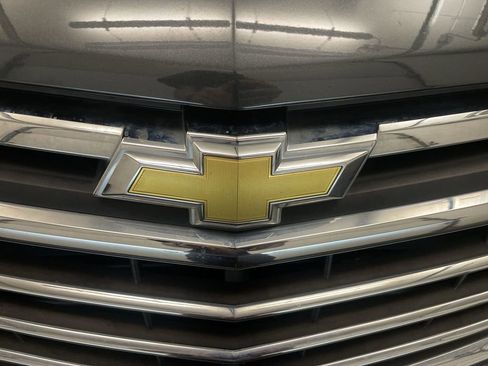 Used 2018 Chevrolet Equinox Premier FWD image 23