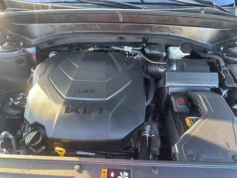 Used 2024 Kia Telluride SX Prestige w/ Towing Package image 36