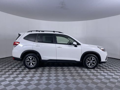 Used 2021 Subaru Forester Premium image 2