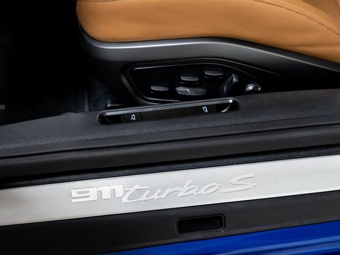 Certified 2024 Porsche 911 Turbo S AWD/4WD image 17